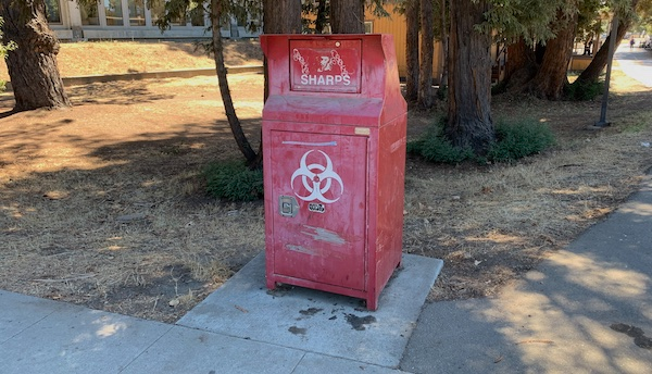 photo of sharps disposal container in San Lorenzo Park