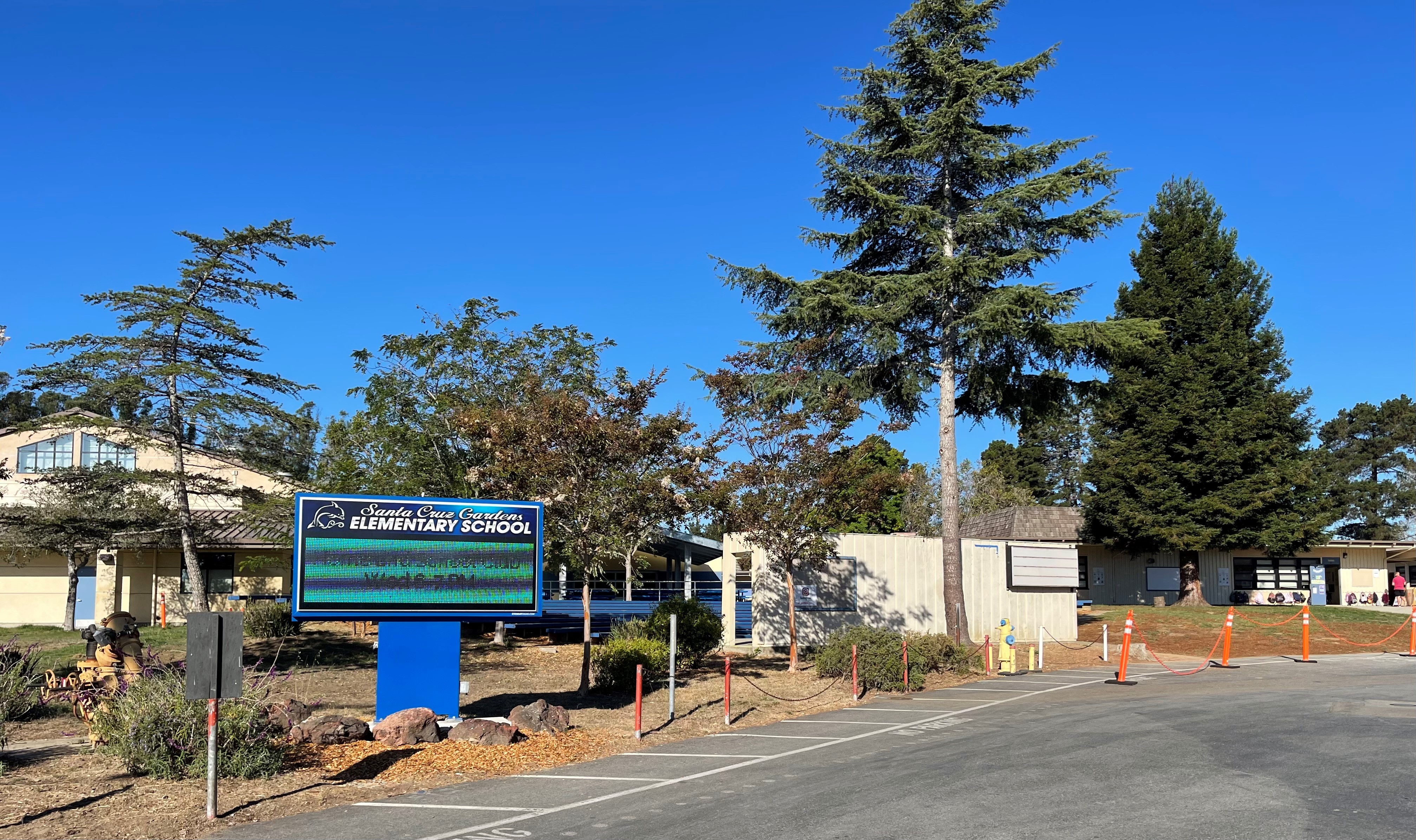 Santa Cruz Gardens Elementary School Entrance